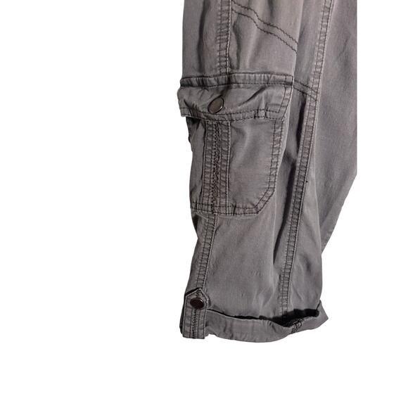 Lee Relaxed Fit Capri Cropped Cargo Pants Gray Size 12 Hiking Gorpcore Utility - Picture 2 of 7